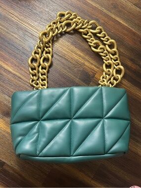 Zara emerald green Quilted City Shoulder Bag with Gold Chain
